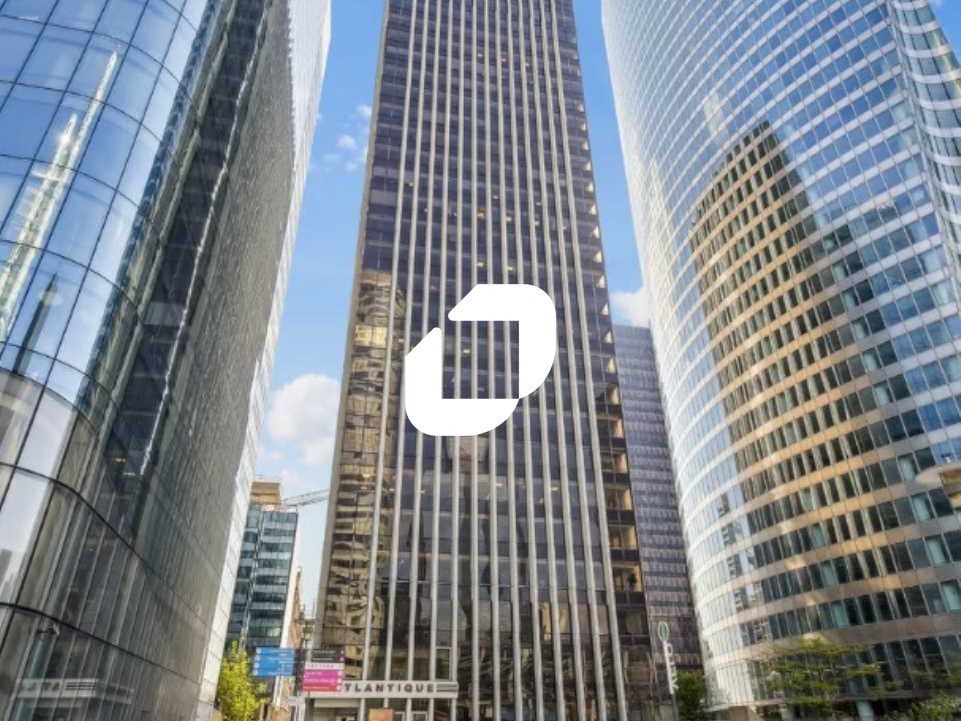 Au sein d'un bel immeuble moderne situé sur l'esp