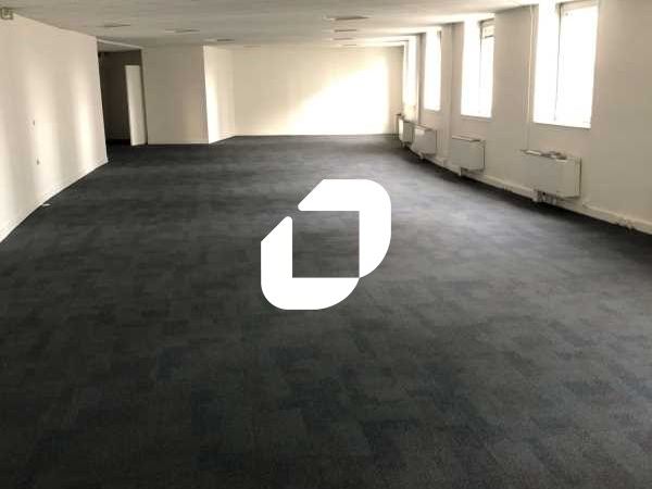 Dans un immeuble climatisé à proximité du métro 7