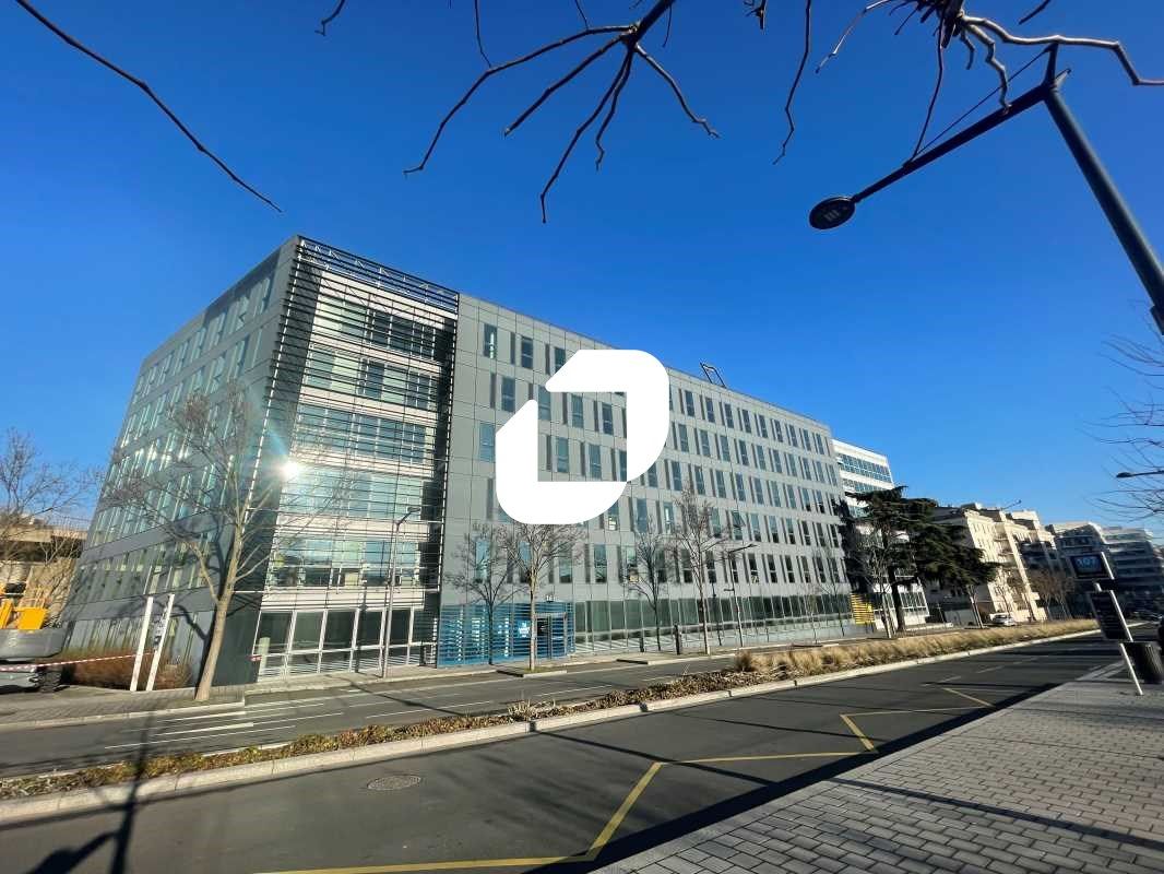 Dans le quartier d'affaires Massy Atlantis, situa