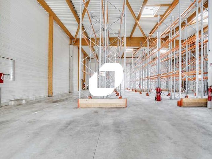 Au sein d'un parc d'activités de qualité, clos et