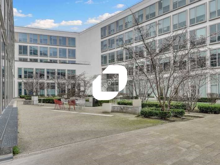 Au sein d'un bel immeuble de bureaux multiservice