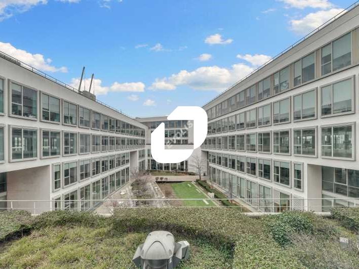 Au sein d'un bel immeuble de bureaux multiservice