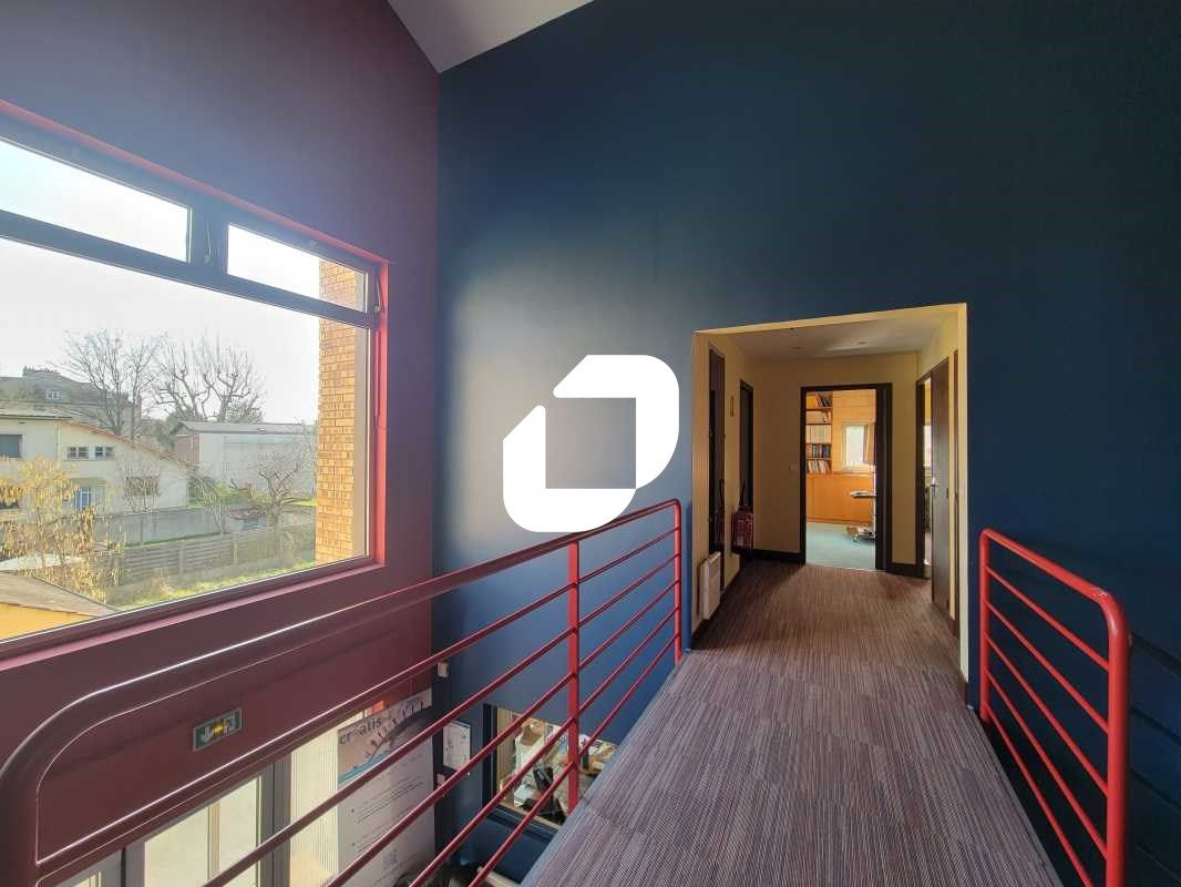 Situé à Longjumeau, à proximité immédiate de l'au