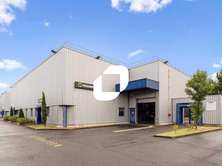 Dans la zone d'activité de la Vigne aux Loups à C