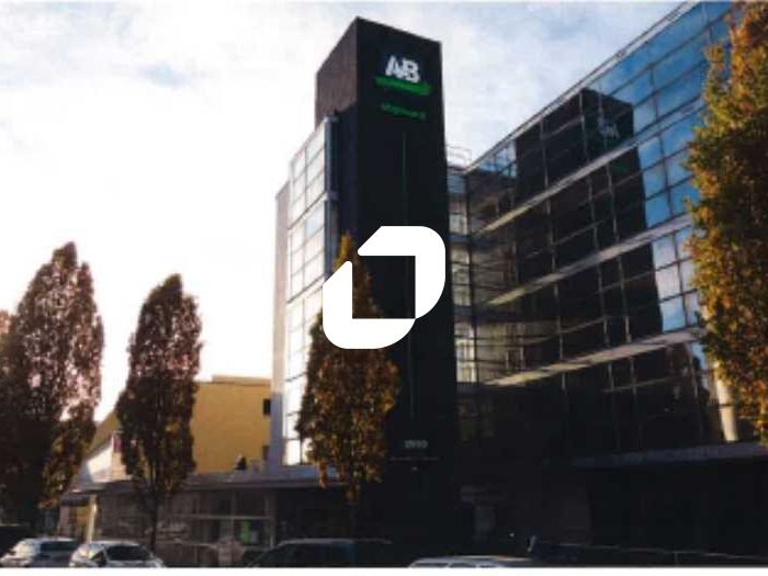 Au sein d'un immeuble de bureaux, au pied de l'A3