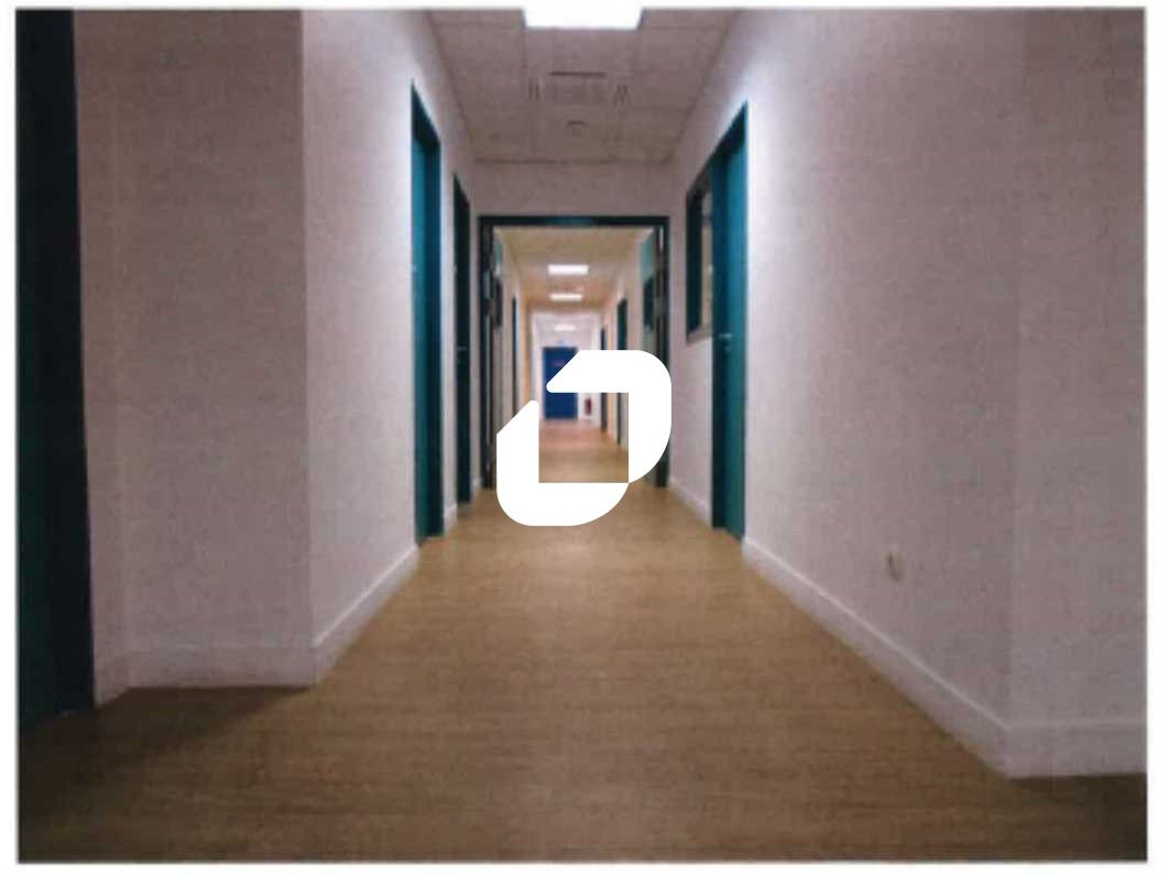 Au sein d'un immeuble de bureaux, au pied de l'A3
