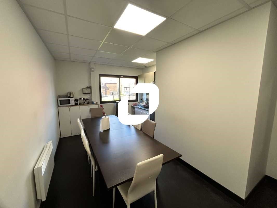 Au coeur de la zone d'activité de Franconville, I