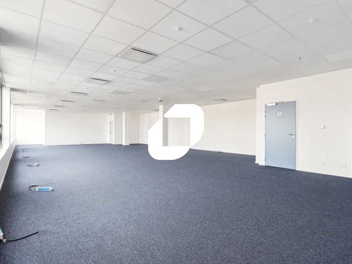 Situé à Chessy, au coeur d'un centre urbain dynam