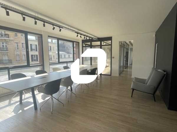 Boulogne Nord, à proximité du métro Jaurès et des