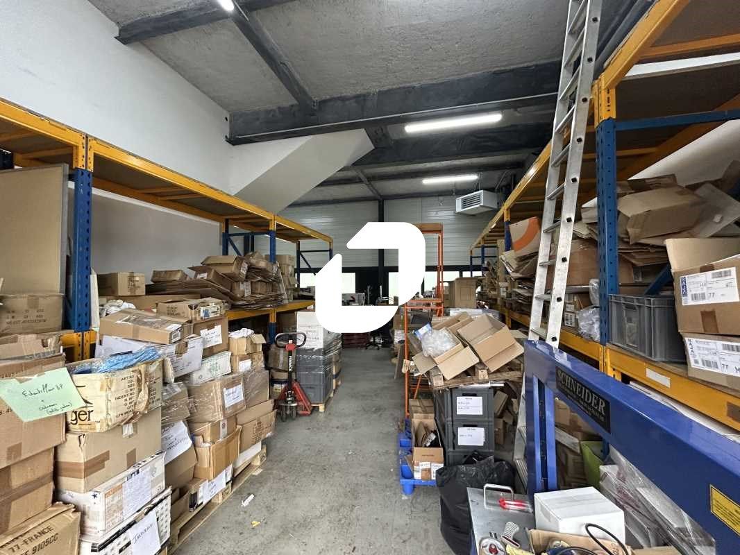 Situé idéalement à proximité de l'autoroute A4 et