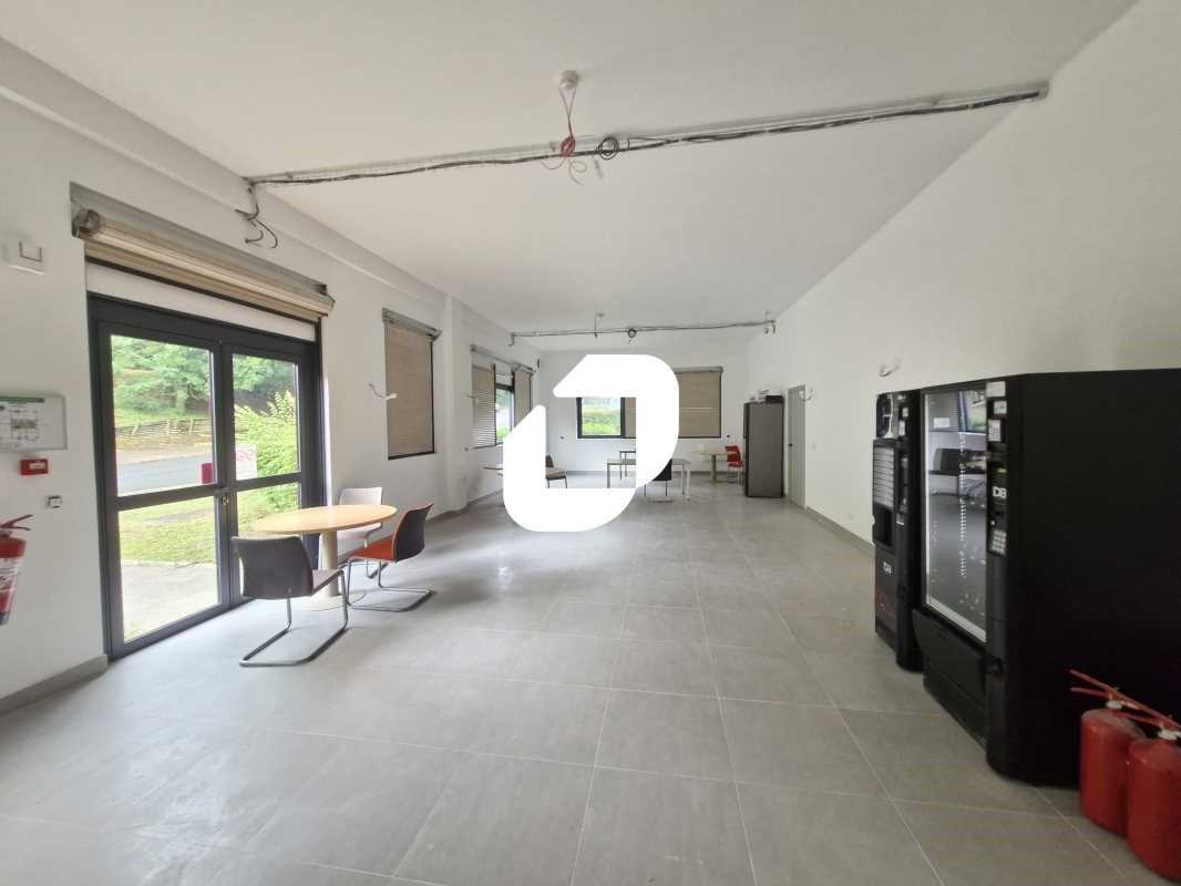 Situé sur la commune de Champs-sur-Marne, à proxi