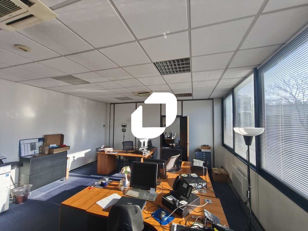 Situé dans l'environnement dynamique d'Europarc,