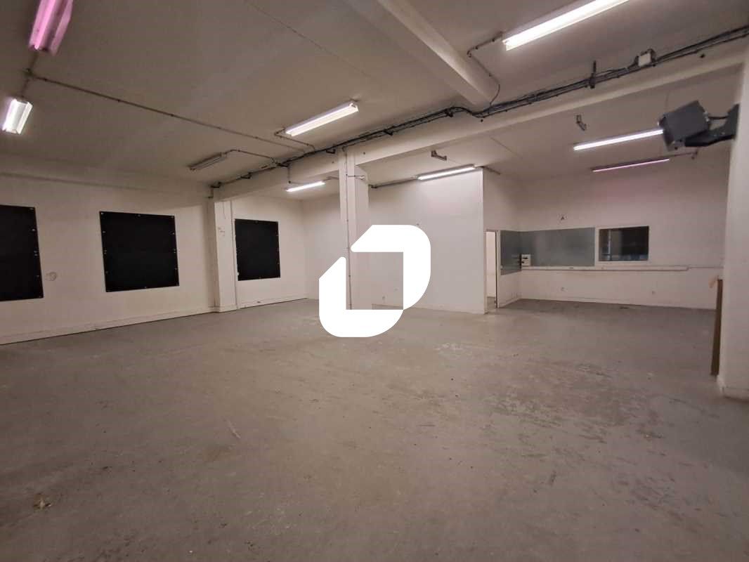 Local d'activité de 457m² à Clichy, idéalement si