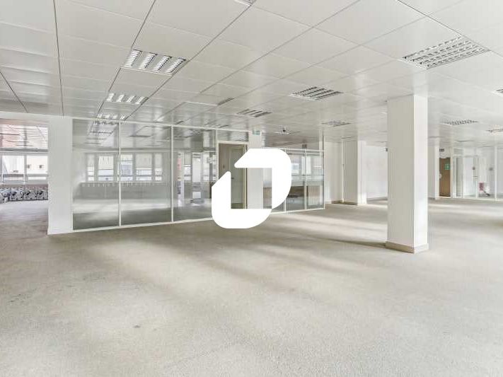 Au sein d'un immeuble tertiaire de bon standing d