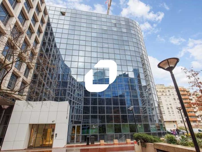 À proximité immédiate du quartier de LA DÉFENSE,