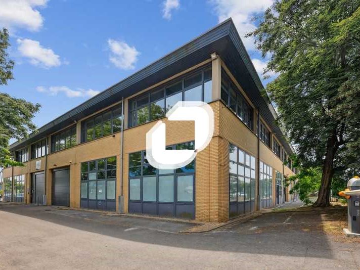 Au coeur d'une zone d'activité dynamique, nous pr