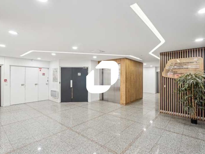 Aux portes de Paris, au pied du métro Louise Mich