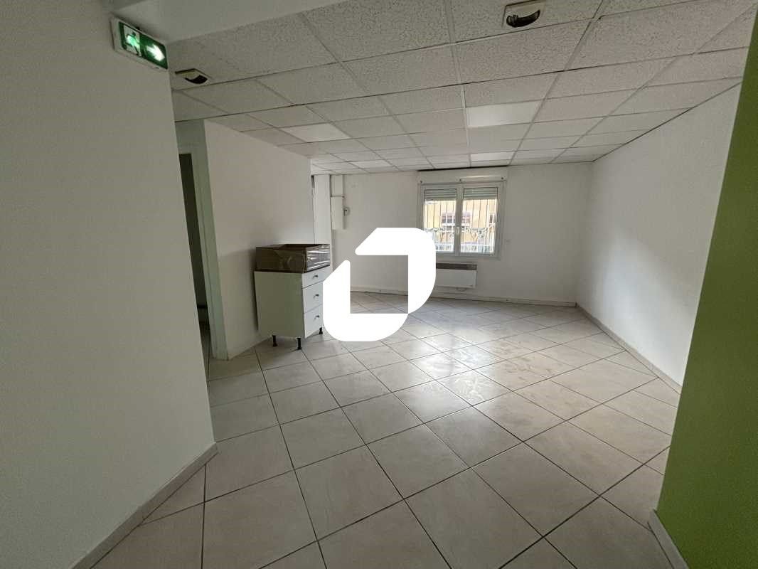 Située au pied de la N7, à Ris-Orangis, IMMPROVE 