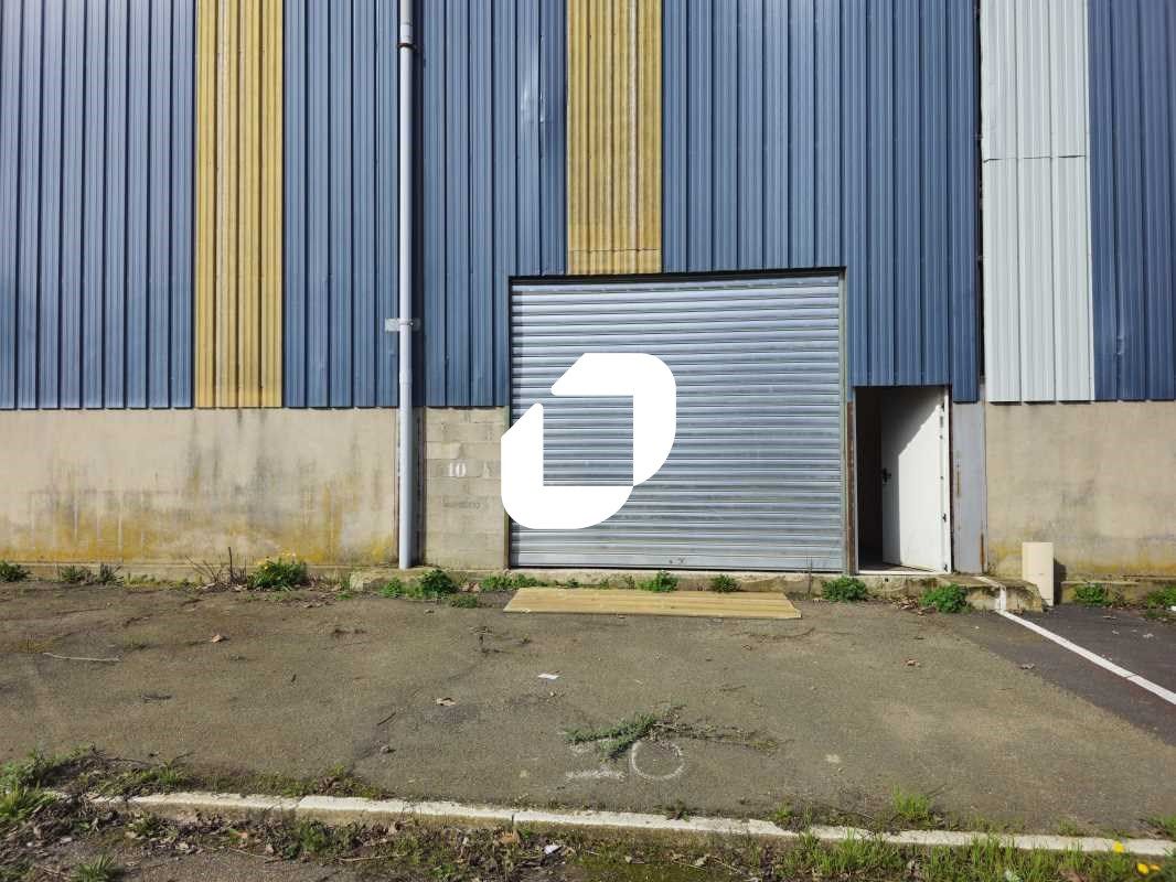 Situé à proximité immédiate de la gare SNCF de Be