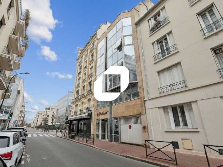 Rare à Levallois ! Immprove vous propose des bure