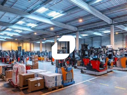 A 8 KM du pole Roissy CDG  et à proximité de la s