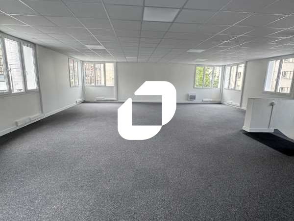 Bureaux lumineux rénovés - Au pied du tram T1, Ga