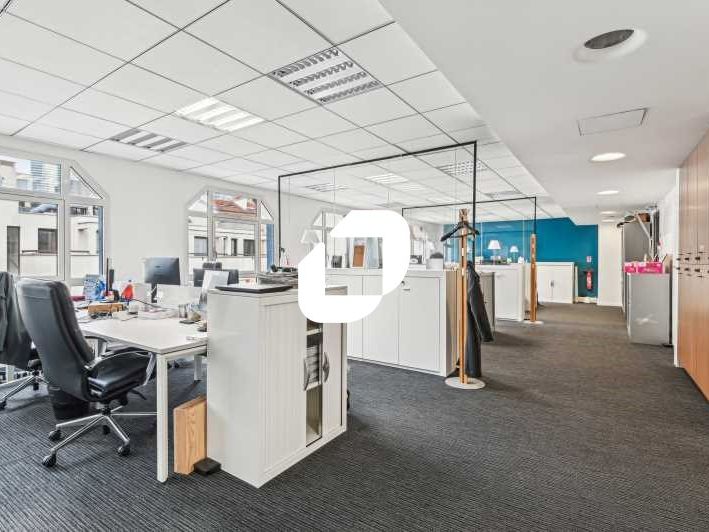 Bureaux « plug and play » avec superbe terrasse p