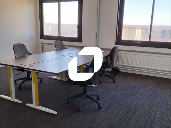 Situés à proximité de l'hôtel de ville de Nanterr