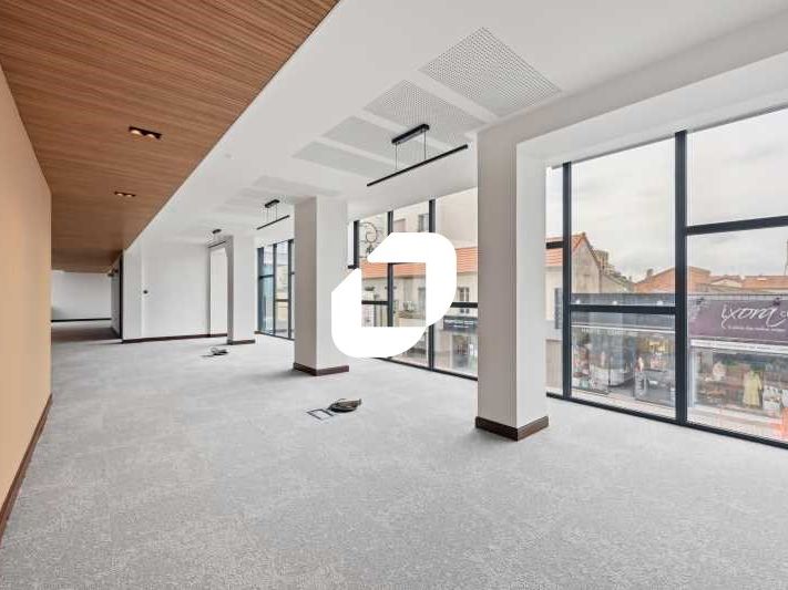 Nichée au coeur du quartier prisé d'Adamville à S