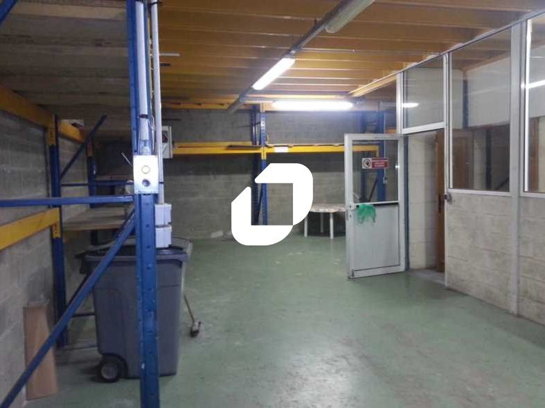 Idéalement situé dans une dynamique zone d'activi