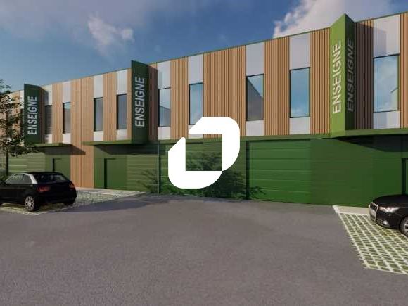 Idéalement situé en façade de la N20, à Ballainvi