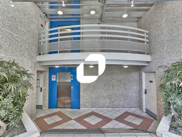 Idéalement situés à proximité immédiate du tribun