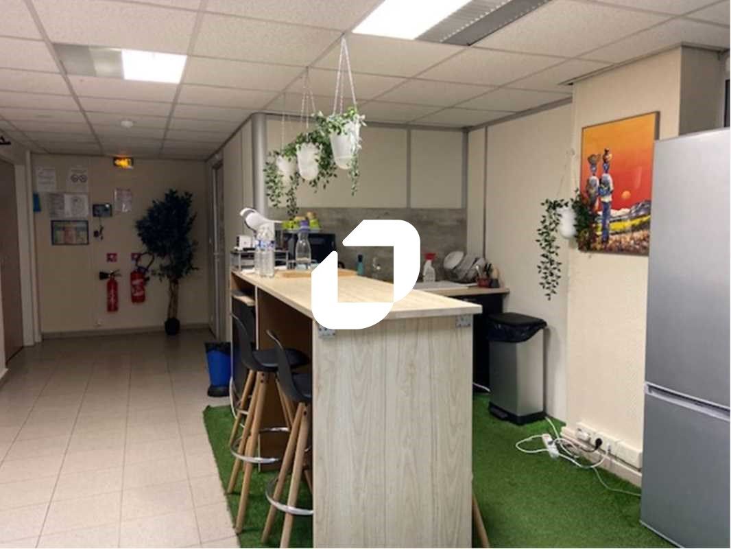 Bureaux à vendre aux portes de Paris ! Dans un im