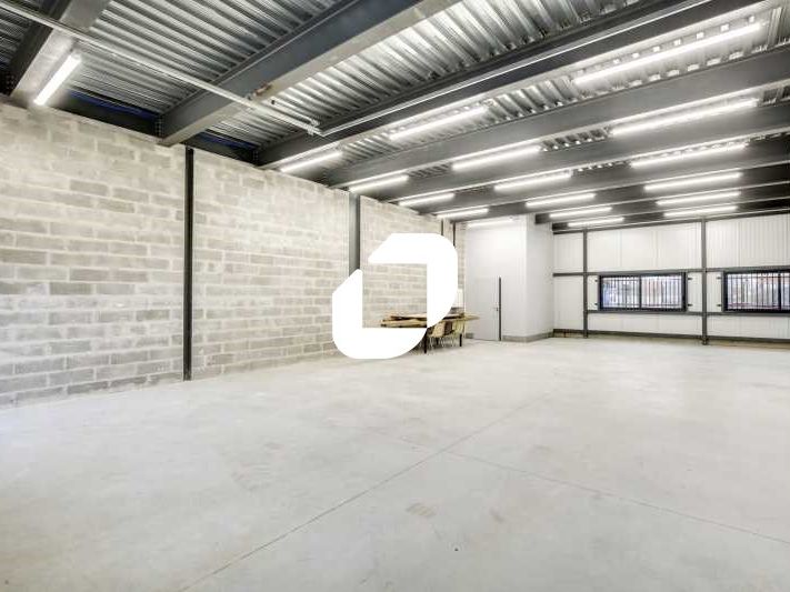 Immprove vous propose deux locaux mixtes d'activi