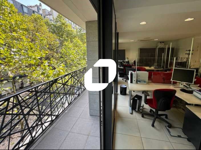IMMPROVE vous propose 150 m² de bureaux modernes 