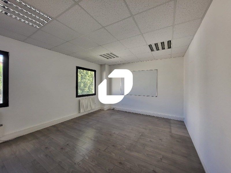 Découvrez une opportunité immobilière rare et enc