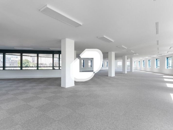 Idéalement située à proximité immédiate de l'auto