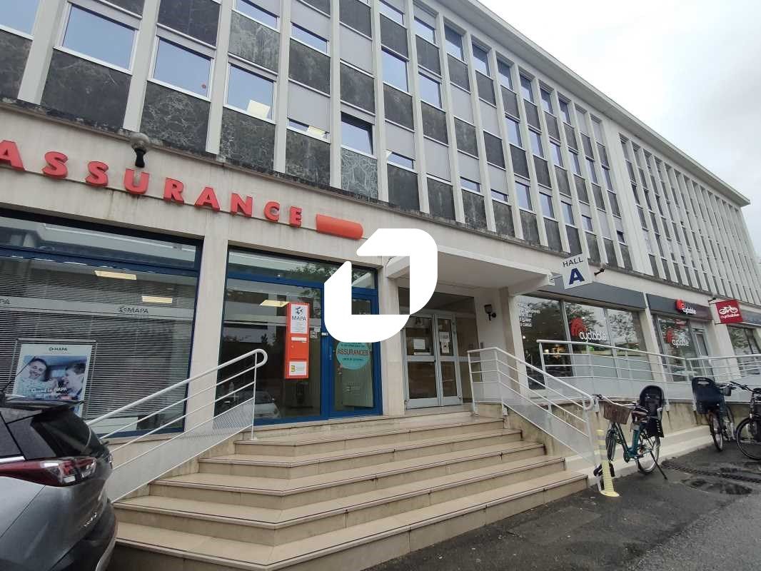 Immprove vous propose face au centre commercial P