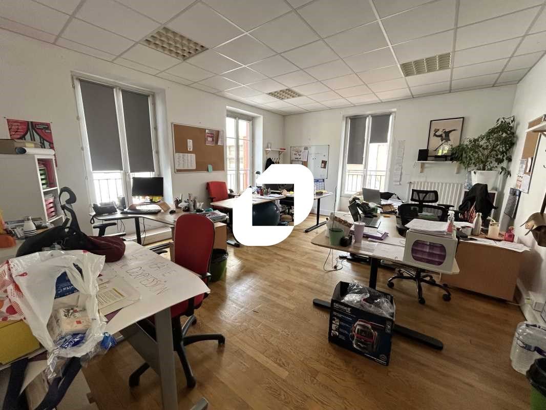 Au coeur du centre ville, dans un bâtiment indépe