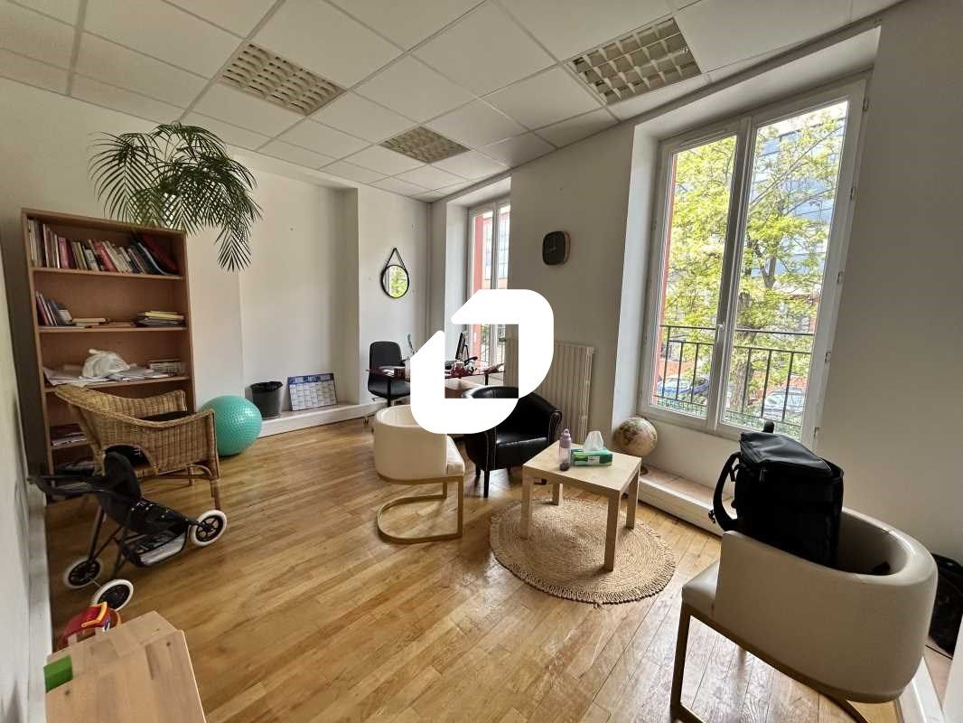 Au coeur du centre ville, dans un bâtiment indépe