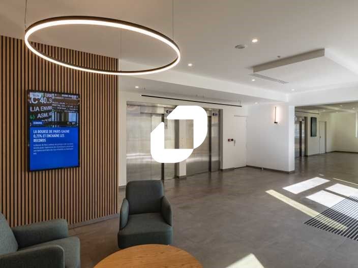 Au coeur de Suresnes, dans un immeuble tertiaire 