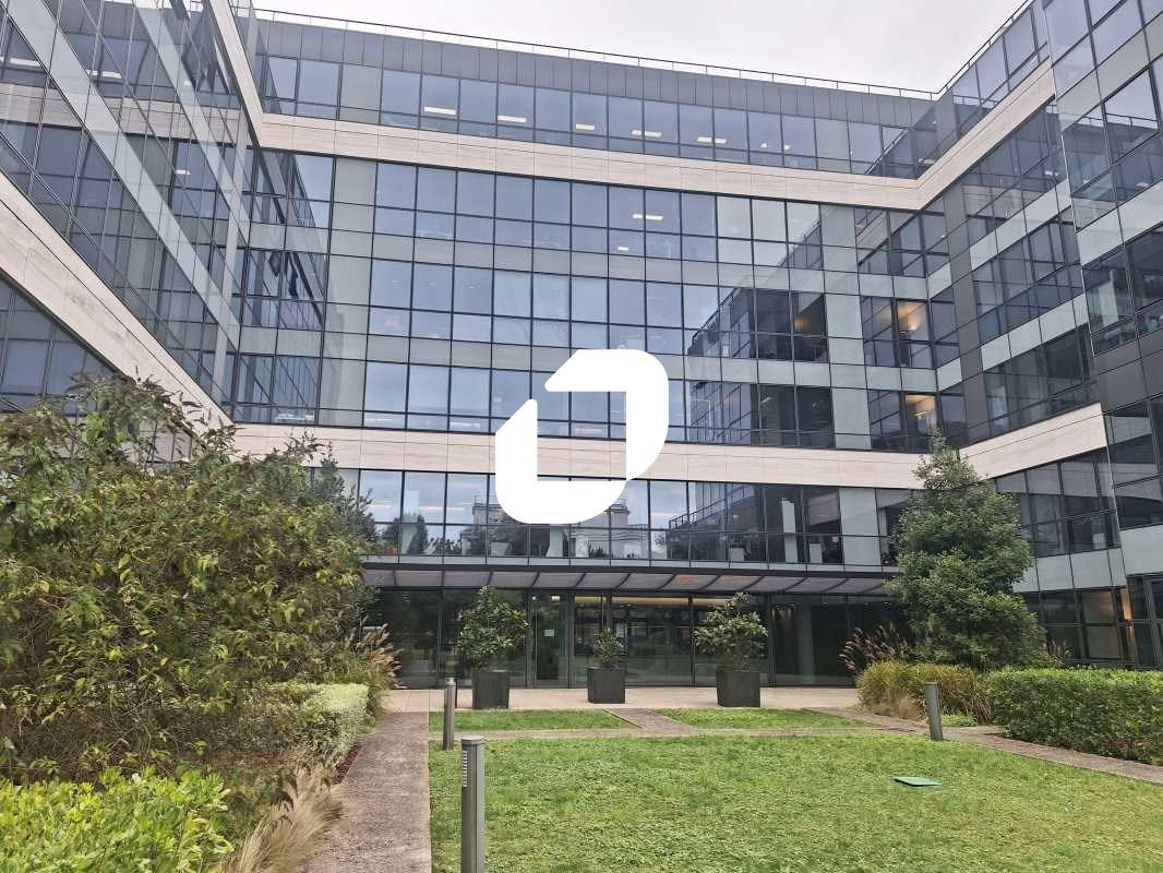 Immprove vous propose un plateau de bureaux livré