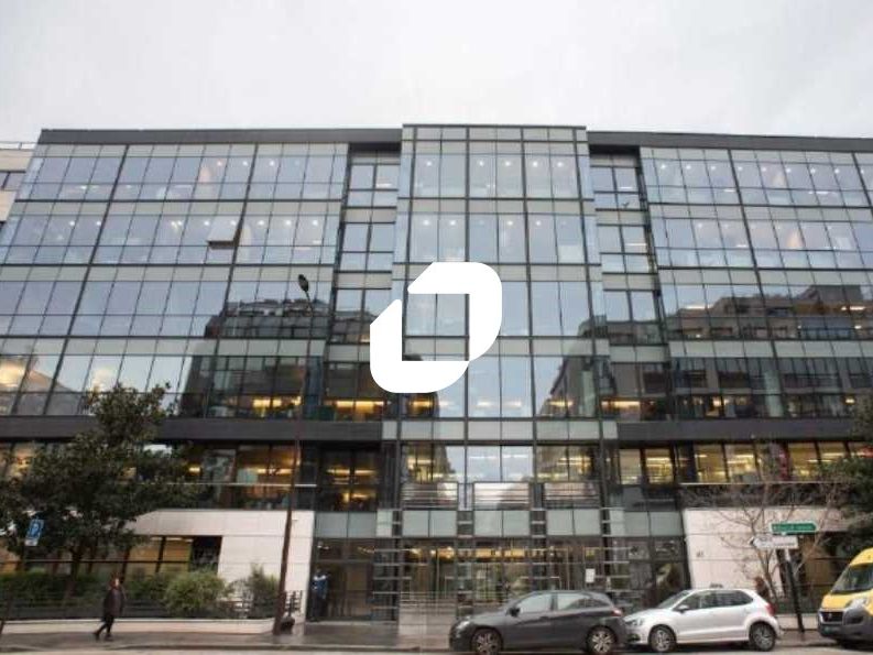 Immprove vous propose un plateau de bureaux livré