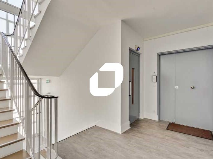 Bureaux disponibles à proximité immédiate du métr