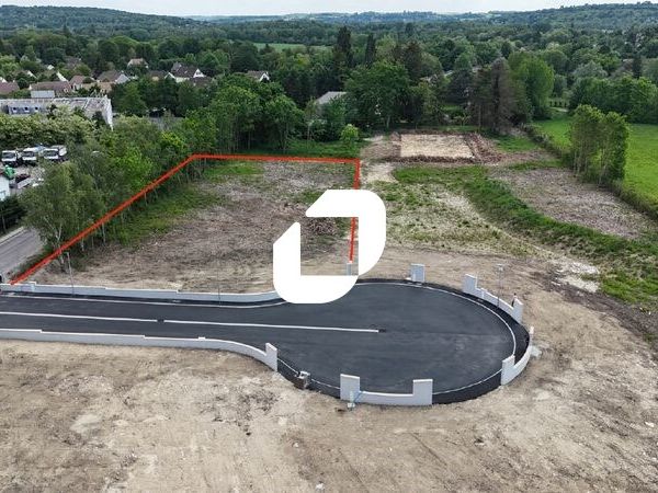 Situé sur la commune de ISLE LES VILLENOY à proxi