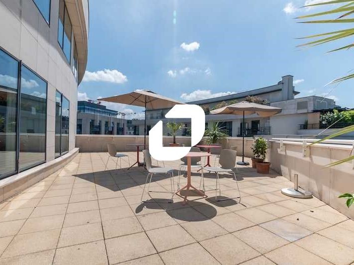 En plein coeur d'Issy les Moulineaux et à proximi