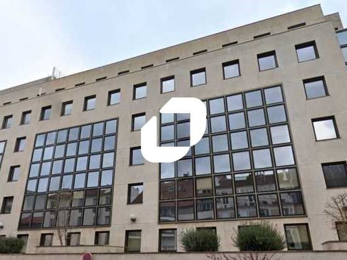 Idéalement situé proche des quais de Seine, dans 