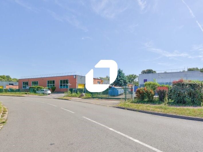 Situé dans la zone d'activité du Vert Galant à Sa