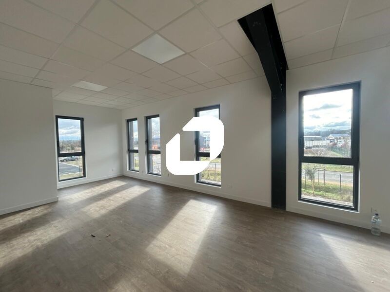 Au coeur du Parc d'activité de Chaumont en Vexin,