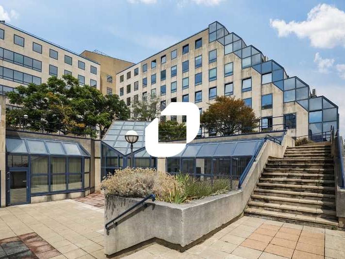 Nous vous proposons à la VENTE dans le bâtiment A